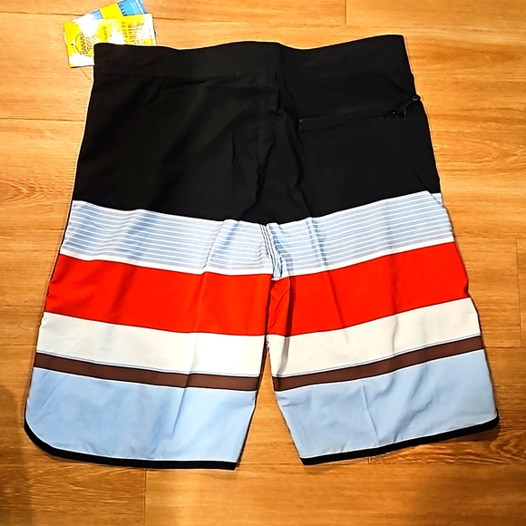 Banana Boat Men's Large shorts - Picture 2 of 4